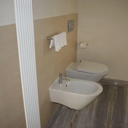 ホテル La Castellana 3*