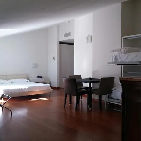 Hotel La Castellana 3*